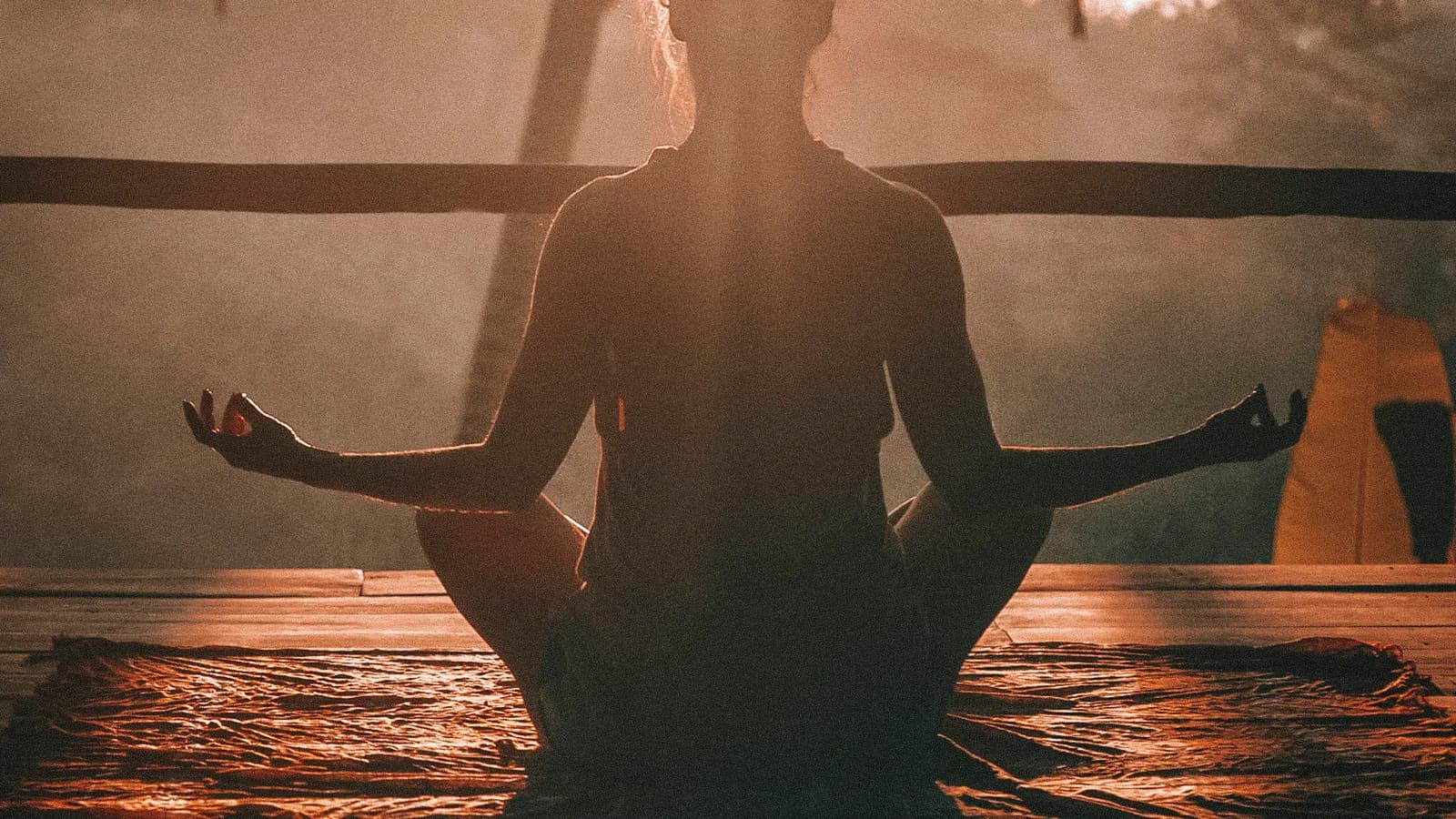 Uitgelichte afbeelding bij dit kennisbank artikel over yoga