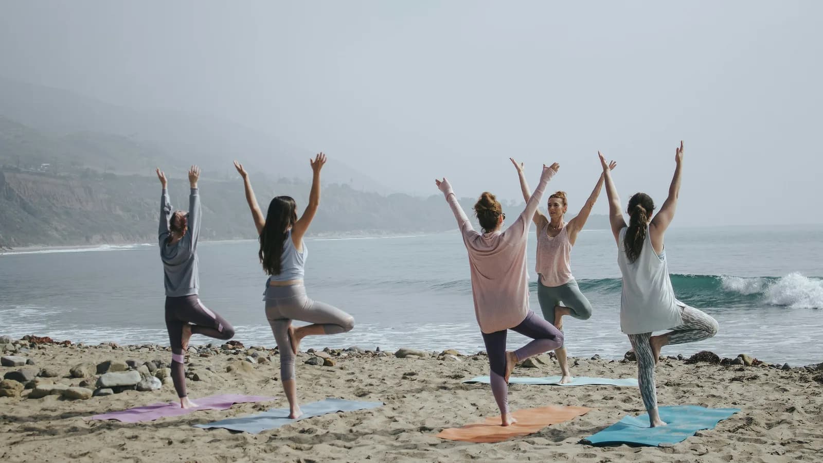 Uitgelichte afbeelding bij dit kennisbank artikel over yoga